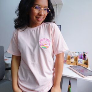 camiseta palo de rosa con bordado born to create