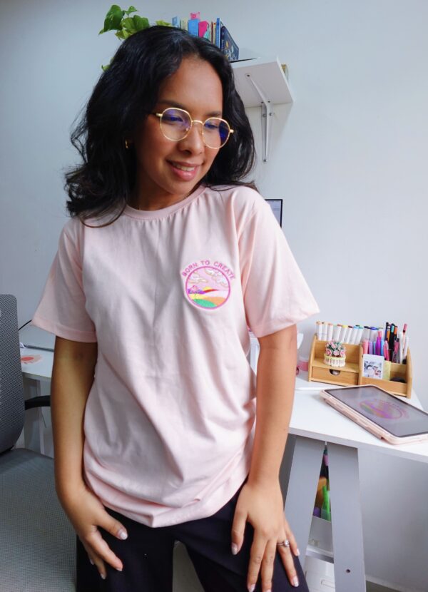 camiseta palo de rosa con bordado born to create